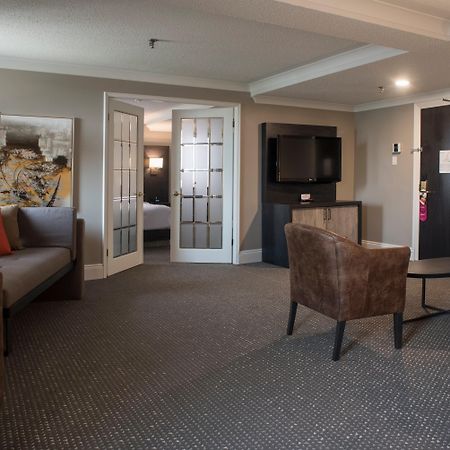 Crowne Plaza Fredericton Lord Beaverbrook By Ihg Exterior photo