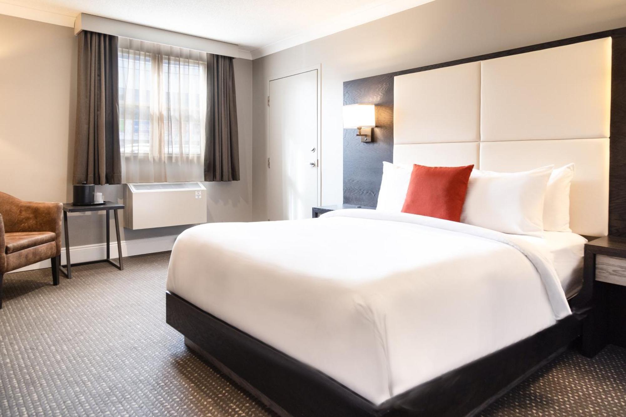 Crowne Plaza Fredericton Lord Beaverbrook By Ihg Exterior photo