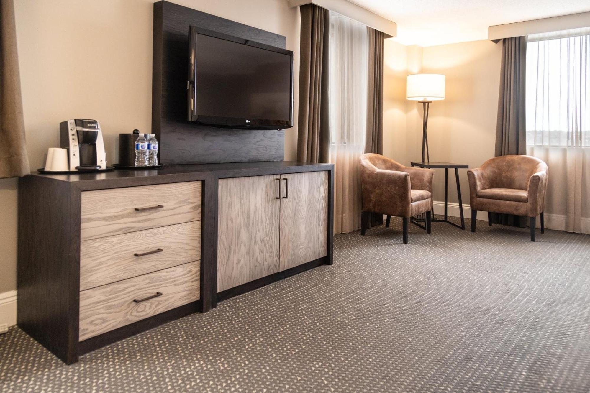Crowne Plaza Fredericton Lord Beaverbrook By Ihg Exterior photo