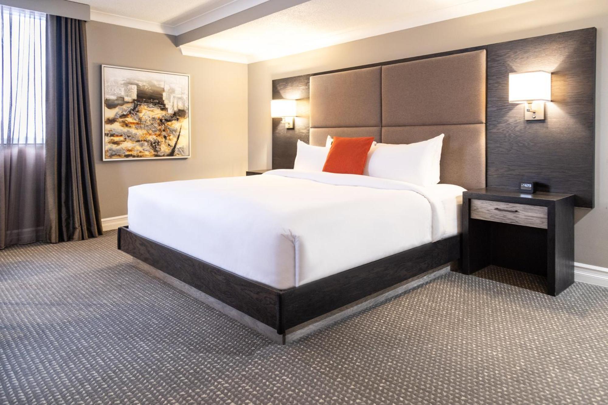 Crowne Plaza Fredericton Lord Beaverbrook By Ihg Exterior photo