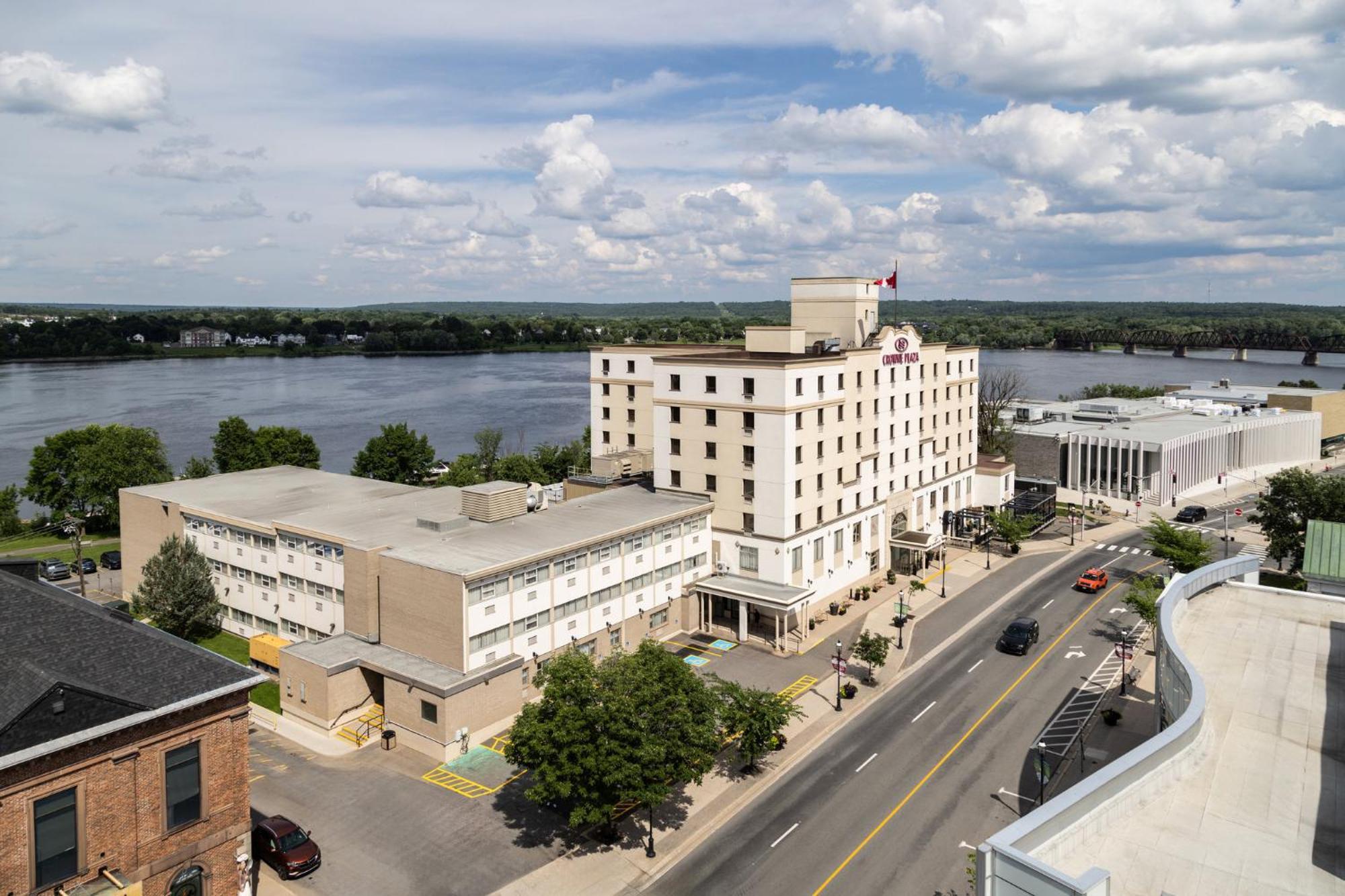 Crowne Plaza Fredericton Lord Beaverbrook By Ihg Exterior photo